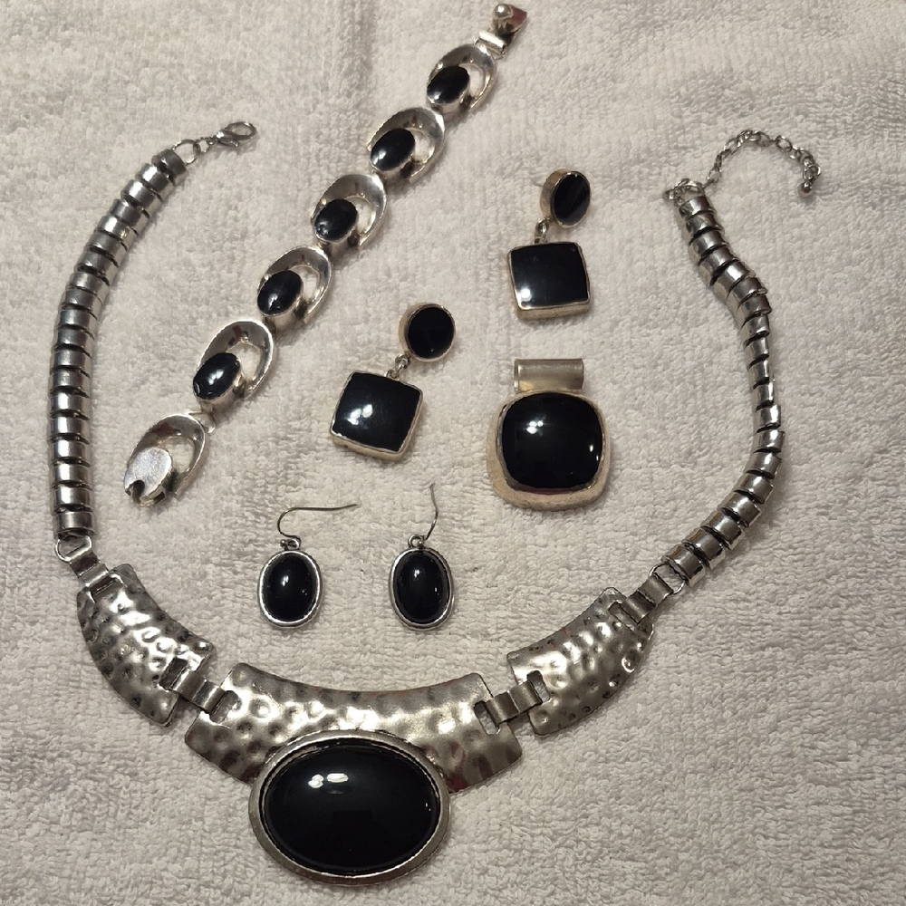 Elegant Silver and Black Jewelry Set